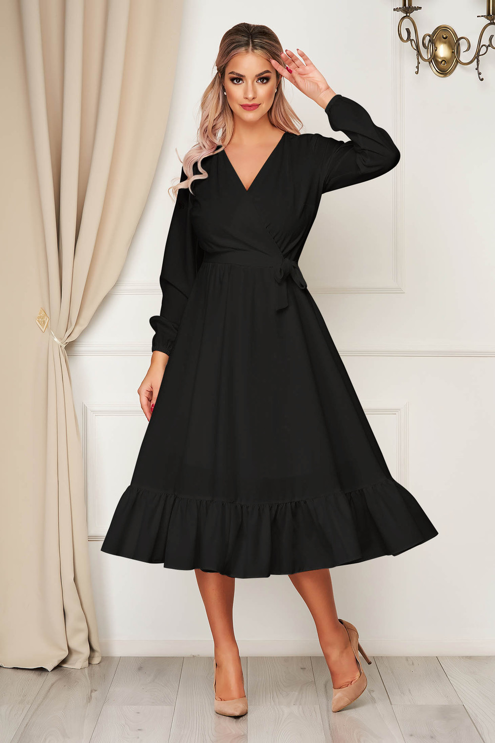 Rochie StarShinerS neagra eleganta midi decolteu petrecut cu elastic in talie accesorizata cu cordon, reducere mare