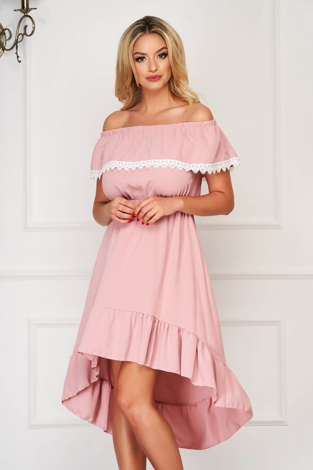 Rochie SunShine roz prafuit asimetrica de zi cu umeri goi si volanase